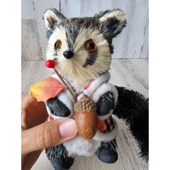 Joann raccoon bottle brush sisal nut woodland realistic fall home decor cute - Picture 6 of 7